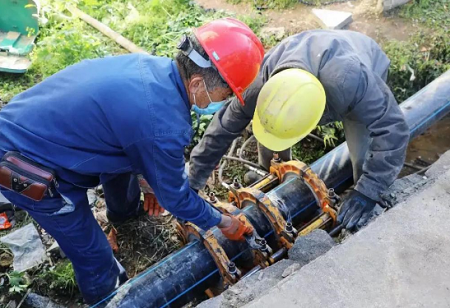 農村供水工程管材采用應符合哪些標準？